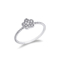 Bague en or blanc 18k avec une fleur sertie diamants