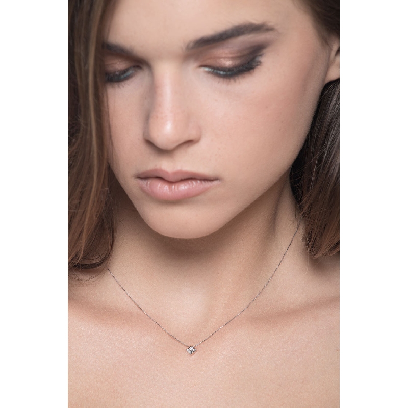 Collier pendentif solitaire en or blanc 18 ct avec diamant 0.04 ct