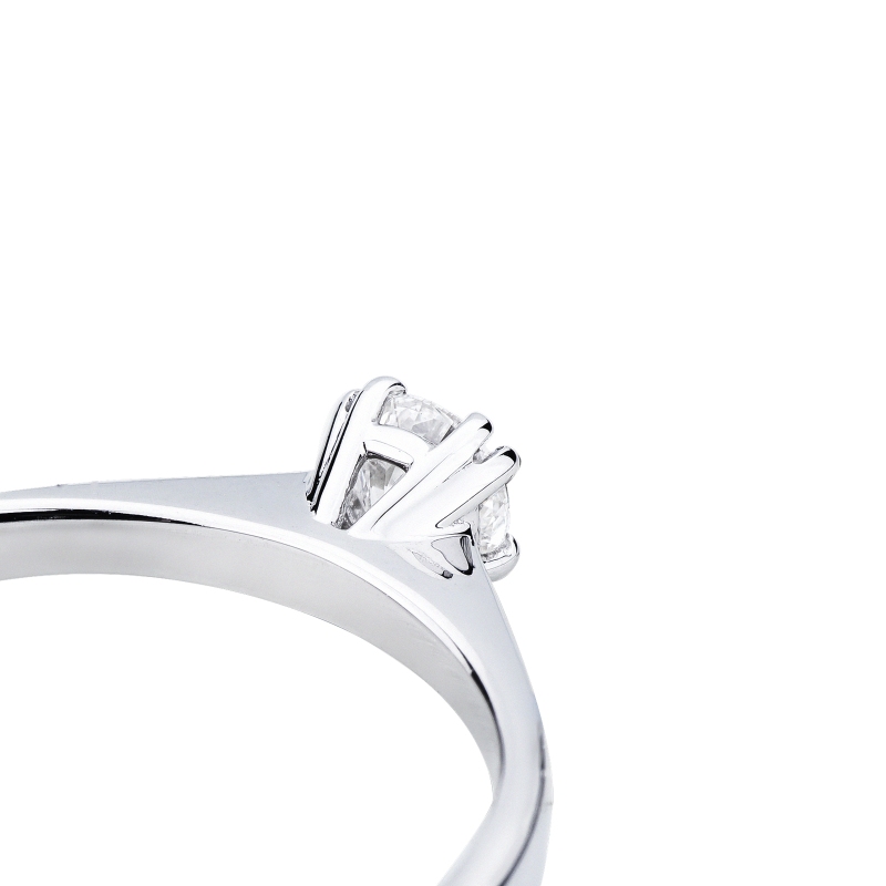 Bague solitaire femme en or blanc 18k diamant 0,25 ct