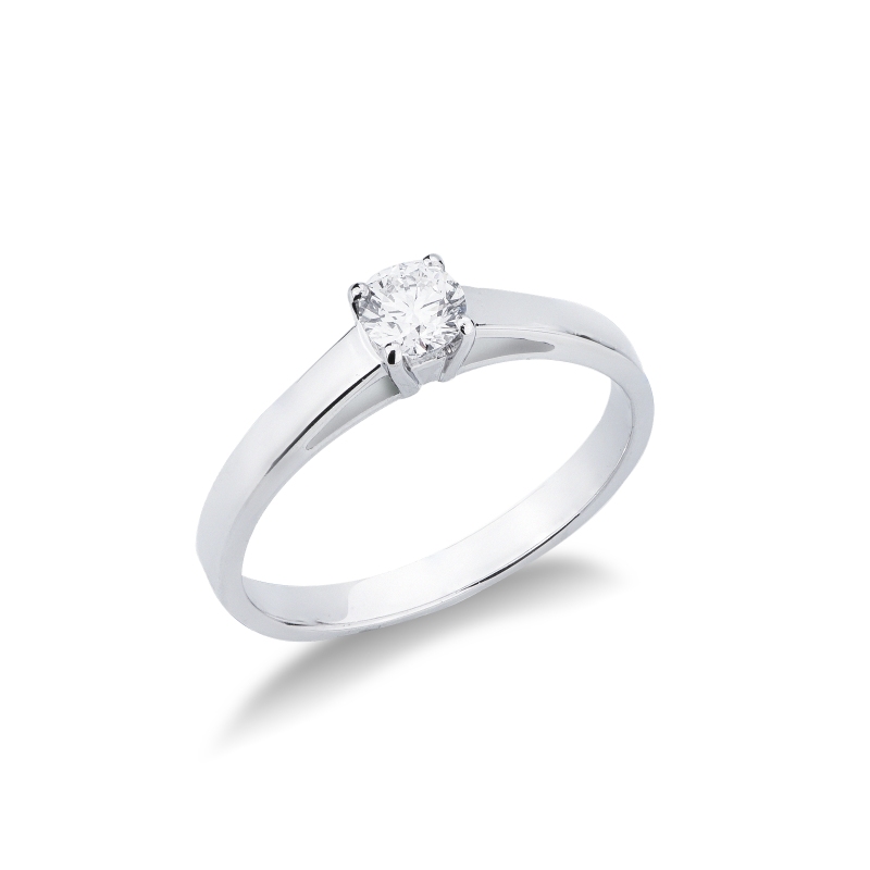 Bague solitaire quatre griffes en or blanc 18k avec diamant CT 0,30 