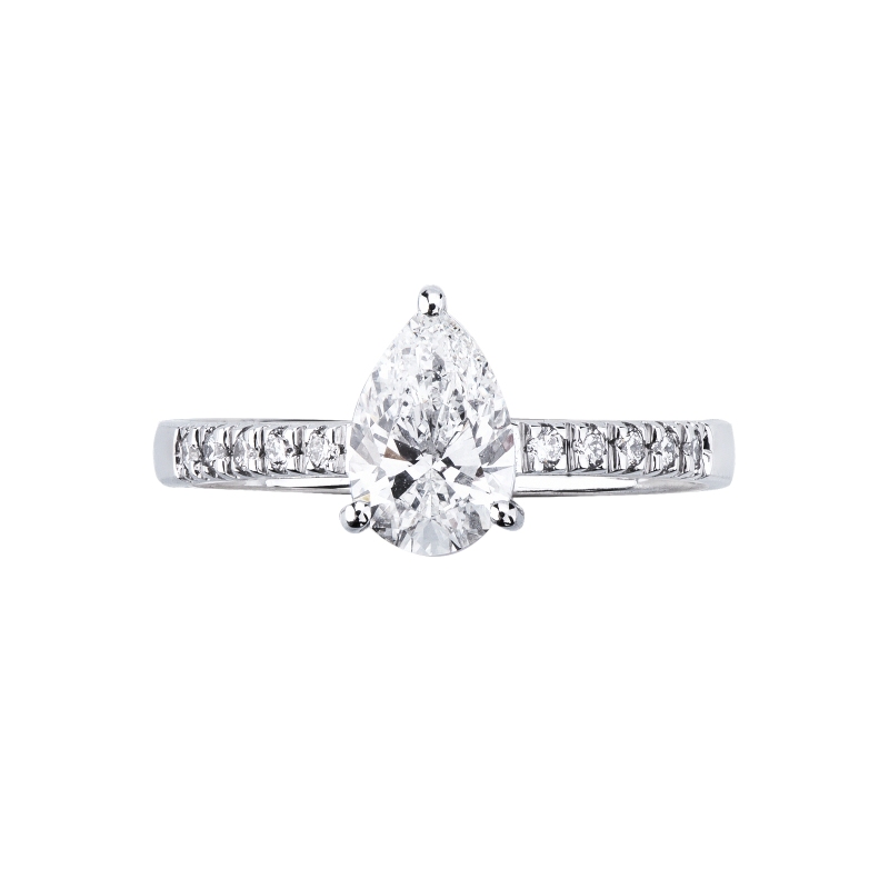 Bague solitaire en or blanc 18k avec diamant poire certifié GIA et diamants latéraux