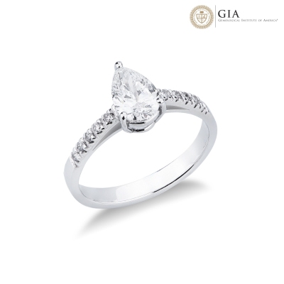 Bague solitaire en or blanc 18k avec diamant poire certifié GIA et diamants latéraux