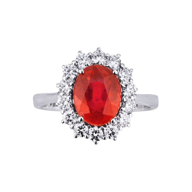 Bague Lady Di en or blanc 18k avec rubis ovale 9x7 et diamants