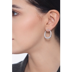 Créoles design carré en or blanc 18k serties de diamants taille brillant 2