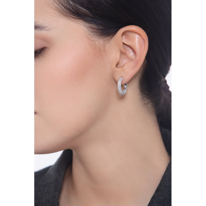 Boucles d’oreilles créoles en or blanc 18k avec diamants naturels