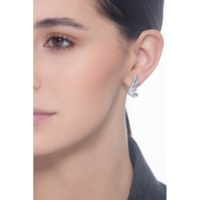 Boucles d'oreilles design avec aigue-marines taille poire et diamants