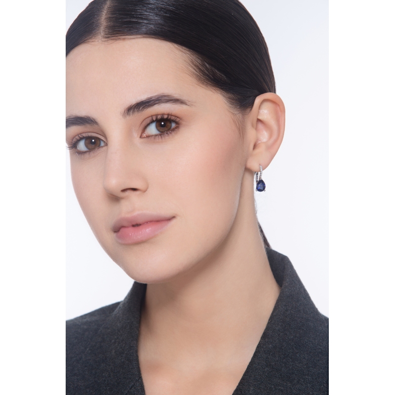 Boucles d’oreilles en or blanc 750 avec saphir bleu poire et diamants