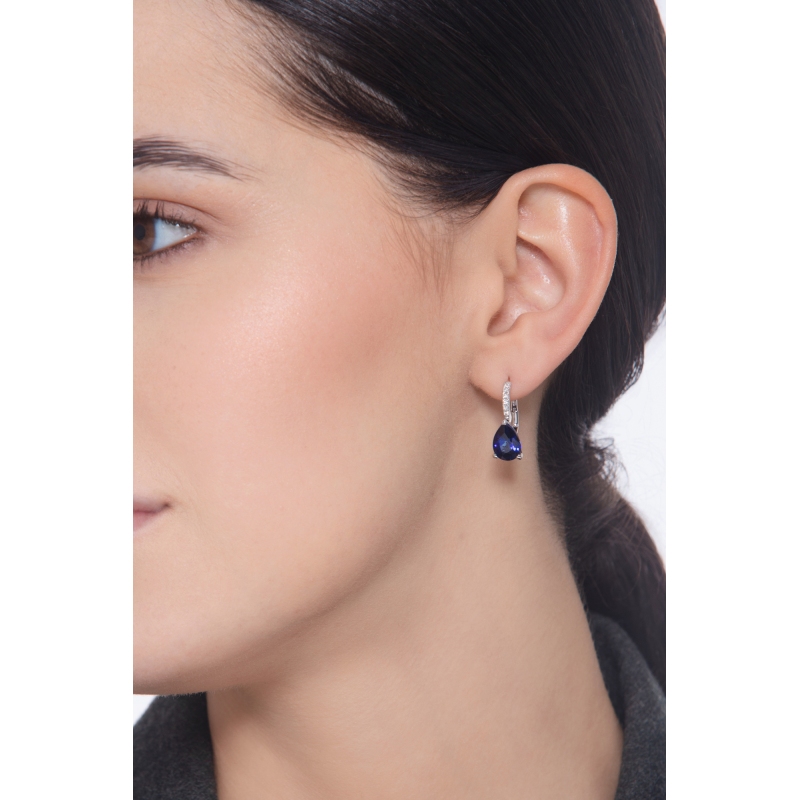 Boucles d’oreilles en or blanc 750 avec saphir bleu poire et diamants