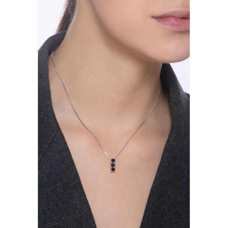 Collier or blanc 18k avec pendentif trilogy diamants noirs