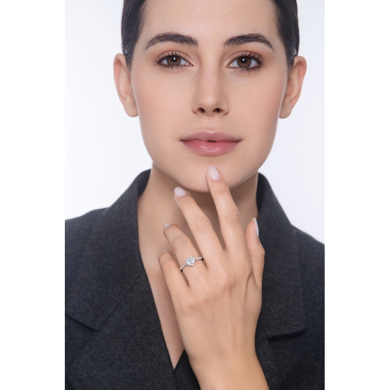 Bague solitaire en or blanc 18 carats avec diamant cœur GIA ct 0,30