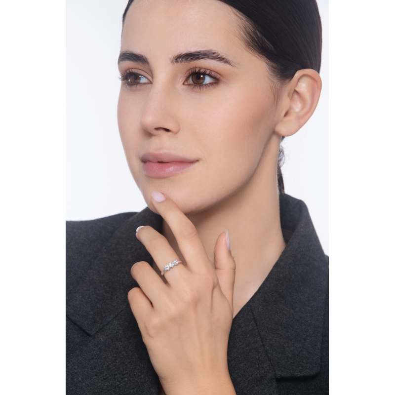 Demi alliance de fiançailles avec 3 diamants en or blanc 18k