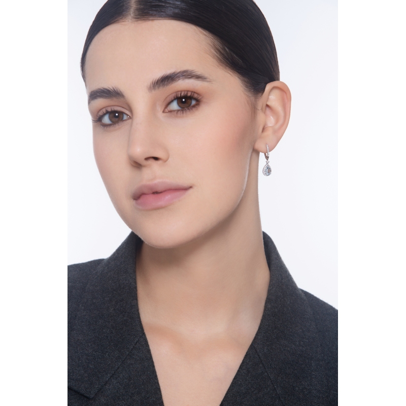 Boucles d'oreilles pendantes en Or Blanc 18k avec Aigue-marine et Diamants