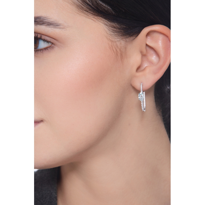 Boucles d’oreilles ovales en or blanc 750 avec diamants et aiguemarine