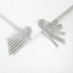 Boucles d oreilles tennis cascade en or blanc 18k avec diamants 2