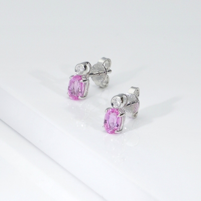 Puces en or blanc 18k avec saphir rose ovale et diamant