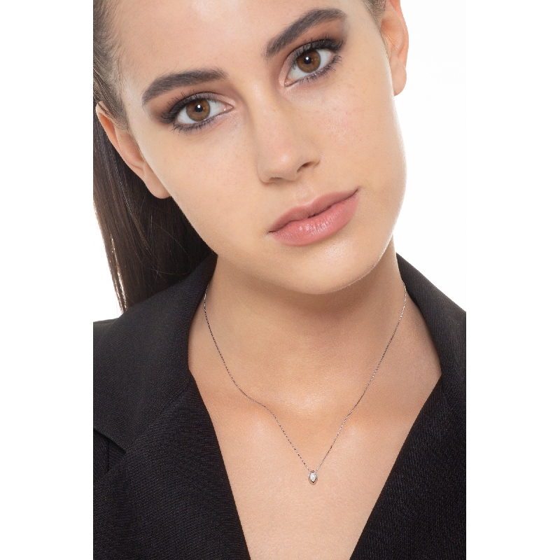 Collier femme or blanc 18k avec diamant 0.04 ct en forme de grain de riz 