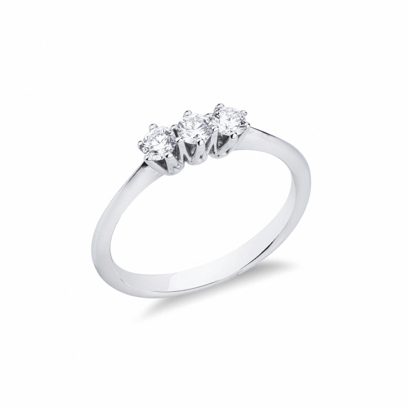 Bague trilogy en or blanc 18k avec trois diamants blancs CT 0,30