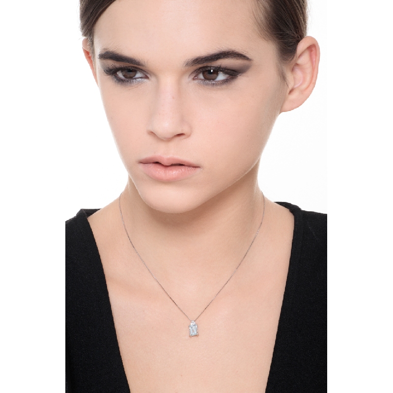 Collier femme or blanc 18k avec aigue-marine et diamants taille émeraude