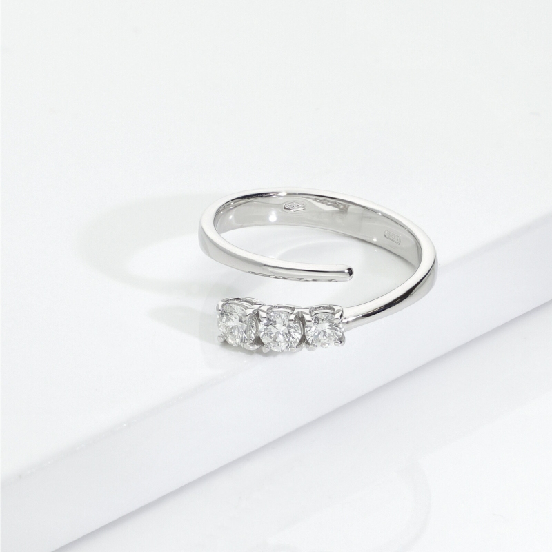 Bague trilogy en or blanc 750 avec trois diamants