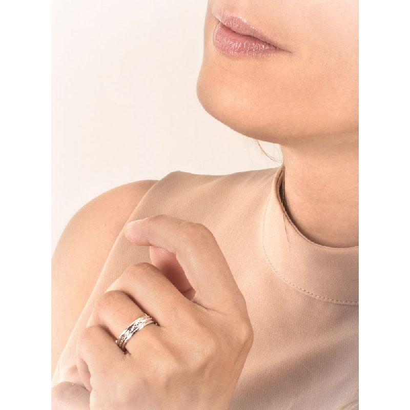 Alliance anniversaire or blanc 18k diamantée