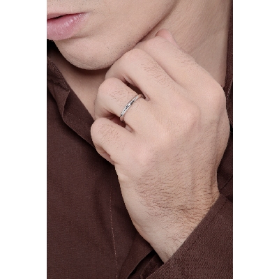 Alliance femme or blanc 18k demi jonc