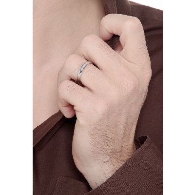 Alliance classique en or blanc 18k