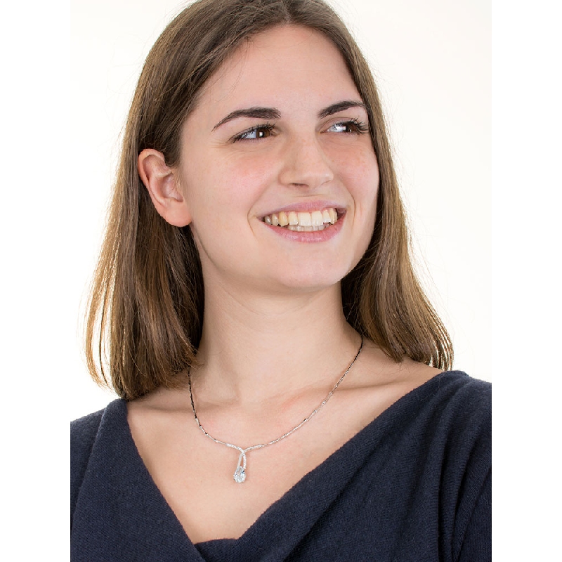 Collier semi-rigide en or blanc 18k avec aigue-marine et diamants