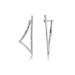 Boucles d’oreilles triangulaires en or blanc 18k avec diamants