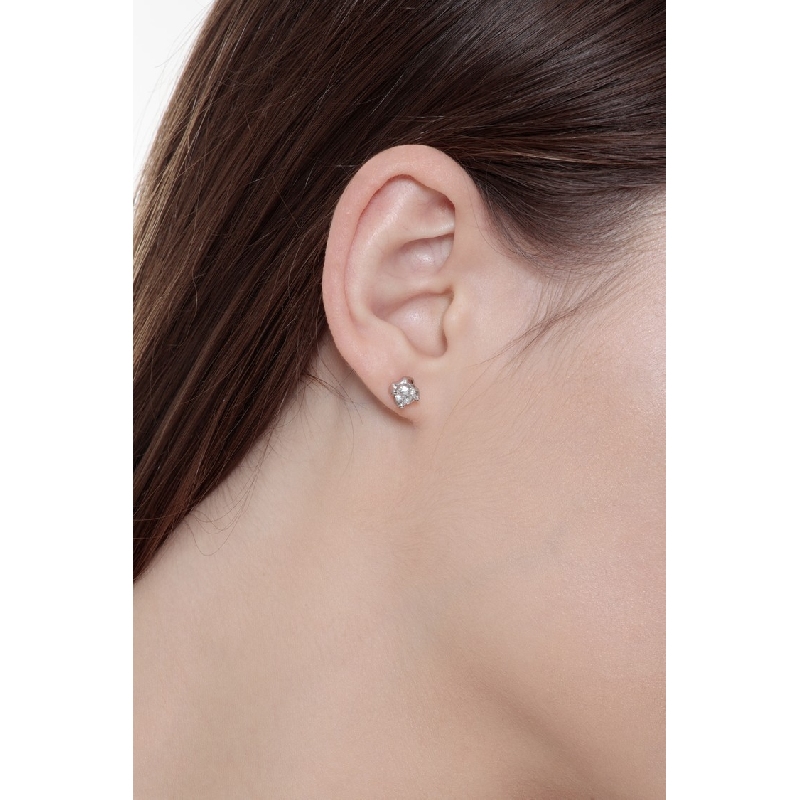 Boucles d'oreilles en or blanc pour femmes avec brillants