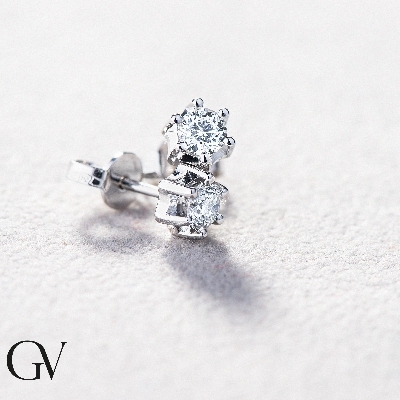 Boucles d'oreilles 6 griffes en or blanc 18k avec diamants 0.50 ct