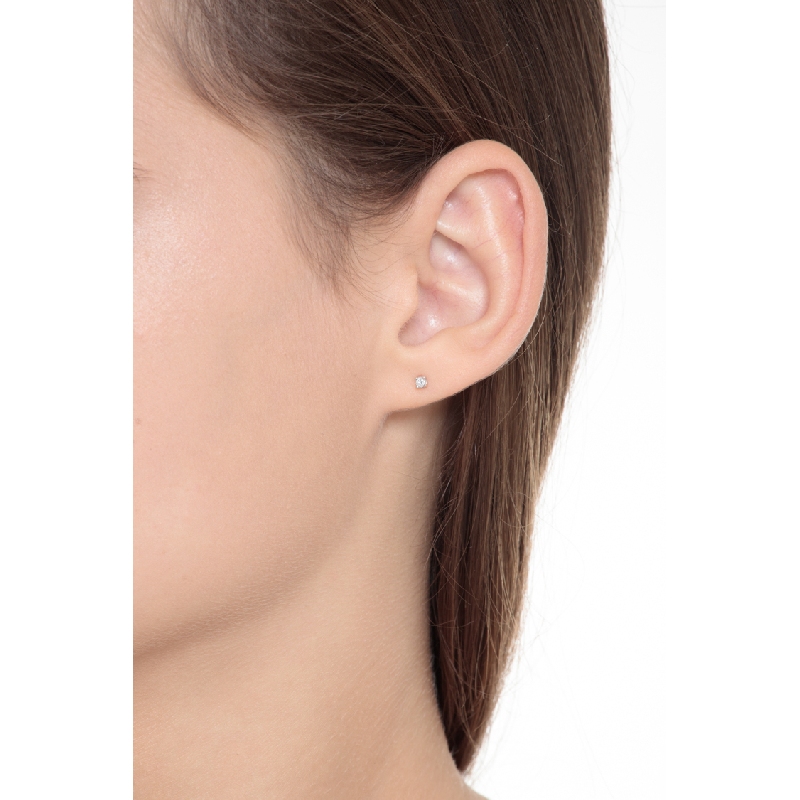 Puces d'oreilles en or blanc 18k avec diamants 0.08 ct 