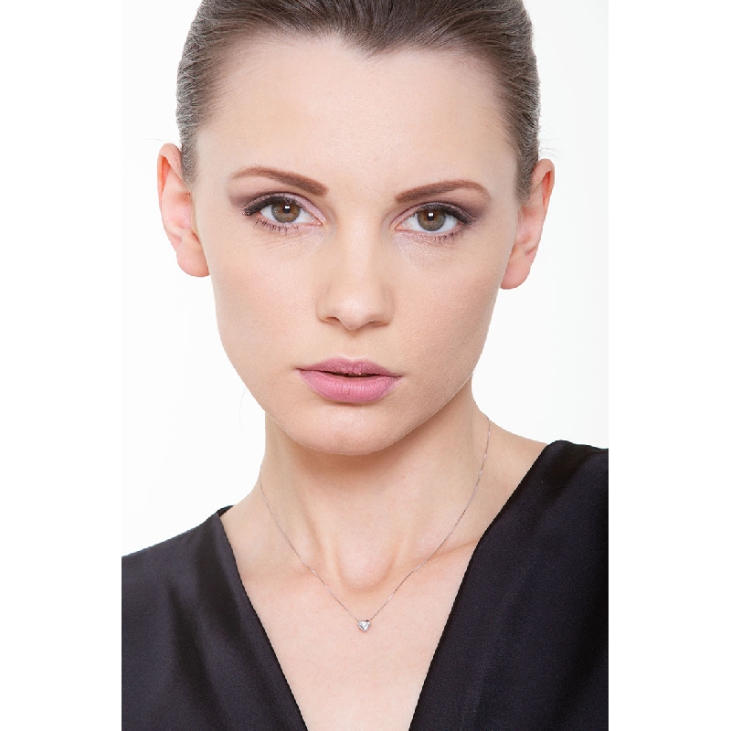 Collier or blanc 750 pendentif diamant à coeur 0.04 ct 