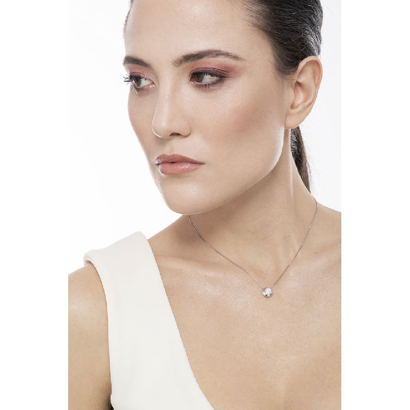 Collier pendentif avec diamant serti clos 0.40 ct en or blanc 18k