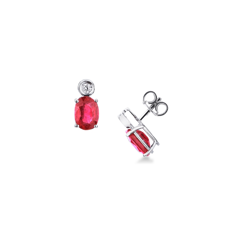 Boucles d’oreilles puces en or blanc 750 avec rubis ovales et diamants