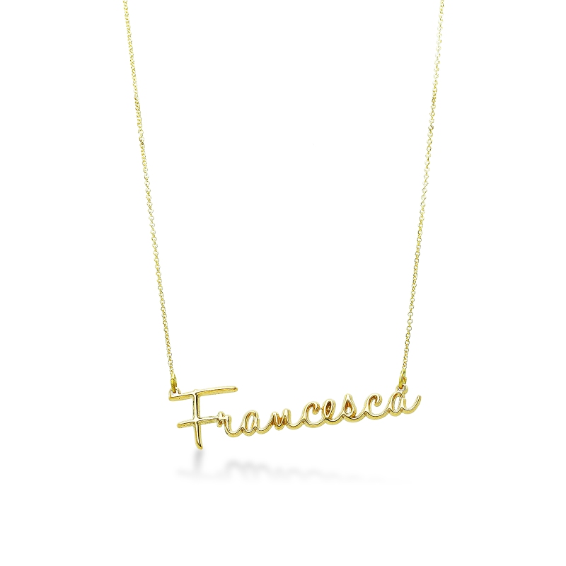 Collier personnalisable en or jaune 18k avec prenom en cursive stylisee