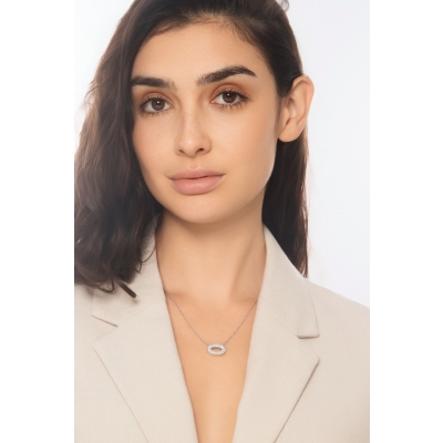 Collier ras du cou avec ovale en or blanc 18 carats et diamants