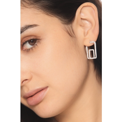 Boucles d’oreilles géométriques en or blanc avec diamants