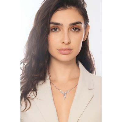 Collier en Y semi-rigide en cascade en or blanc 18k avec diamants