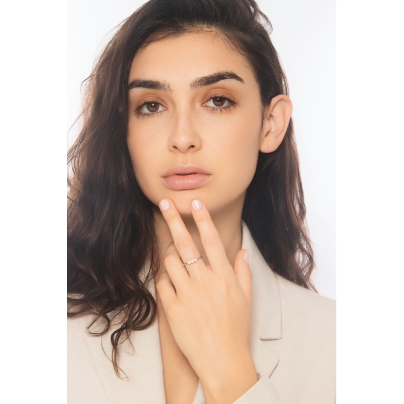 Bague trilogy en or blanc 18k avec trois diamants blancs CT 0,30