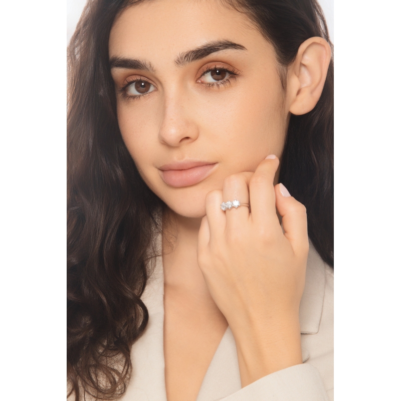 Bague trilogy en or blanc avec trois diamants CT 1,50