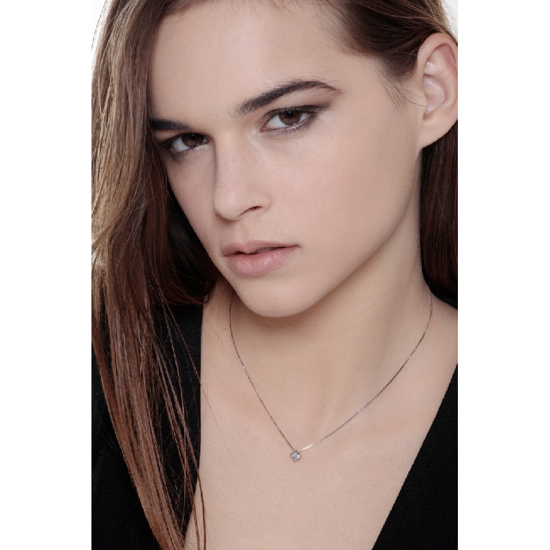 Chaîne solitaire en or blanc et diamant 0.20 ct