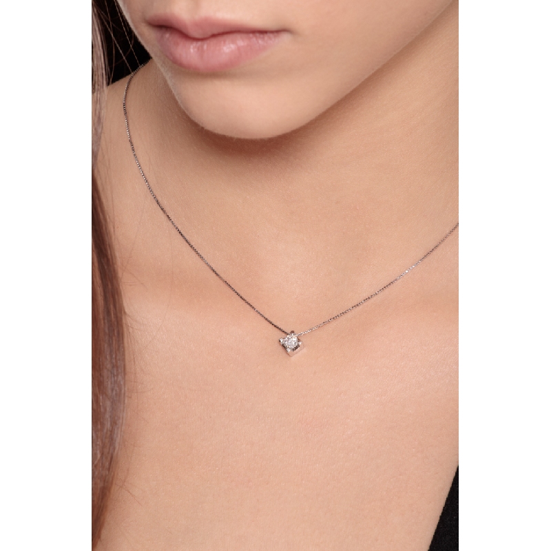 Collier solitaire en or blanc 18k diamant 0.40 ct