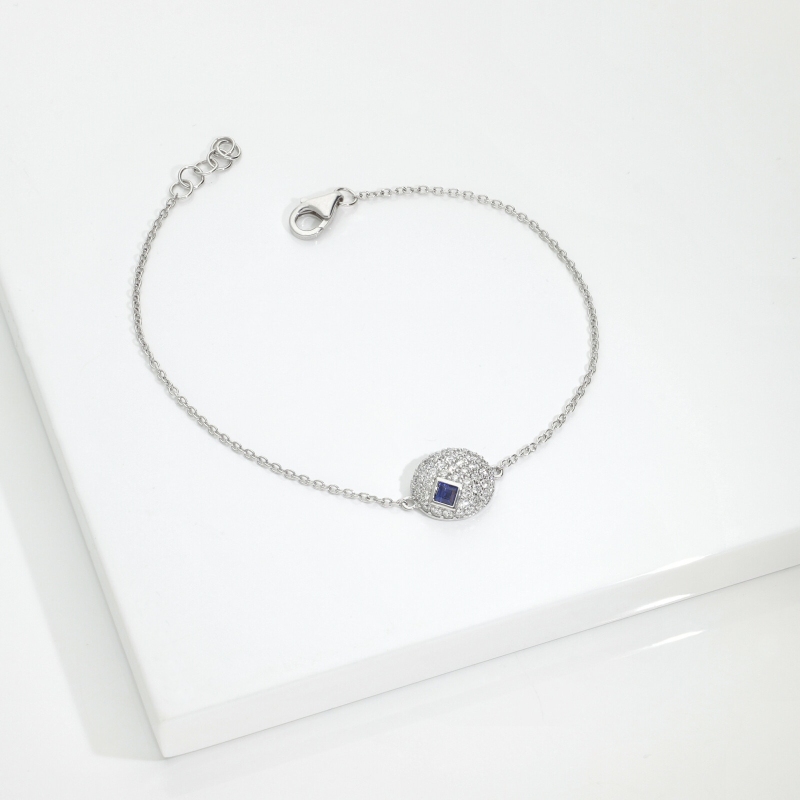 Bracelet avec pendentif ovale en diamants et saphir bleu