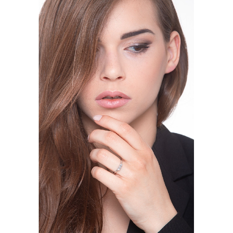 Bague trilogie en or blanc 18k avec diamants 0.25 ct