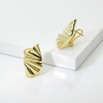 Boucles d’oreilles en or jaune 18k en forme de feuille