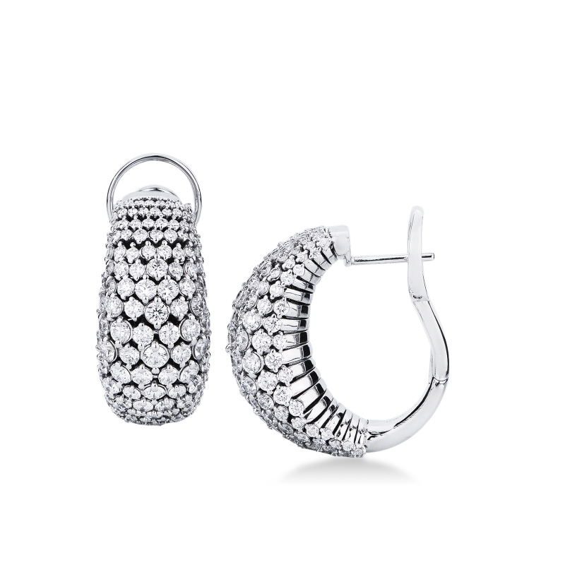 Boucles d’oreilles design en or blanc 750 avec diamants 