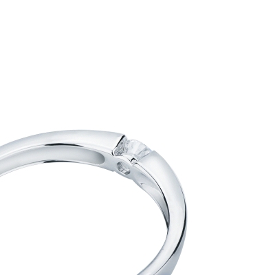 Bague solitaire en or blanc 18k avec diamant brillant CT 0,10