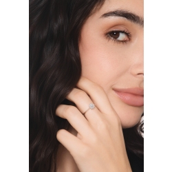Bague en or blanc 18 carats avec diamants fleur 2
