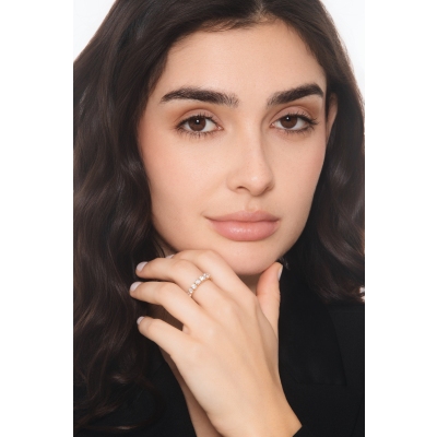 Alliance dégradée en or rose 18k avec diamants brillants