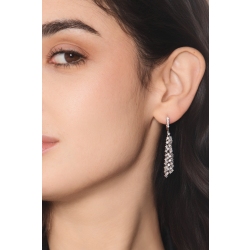 Boucles d’oreilles pendantes en or blanc 18k avec diamants en tissu 2